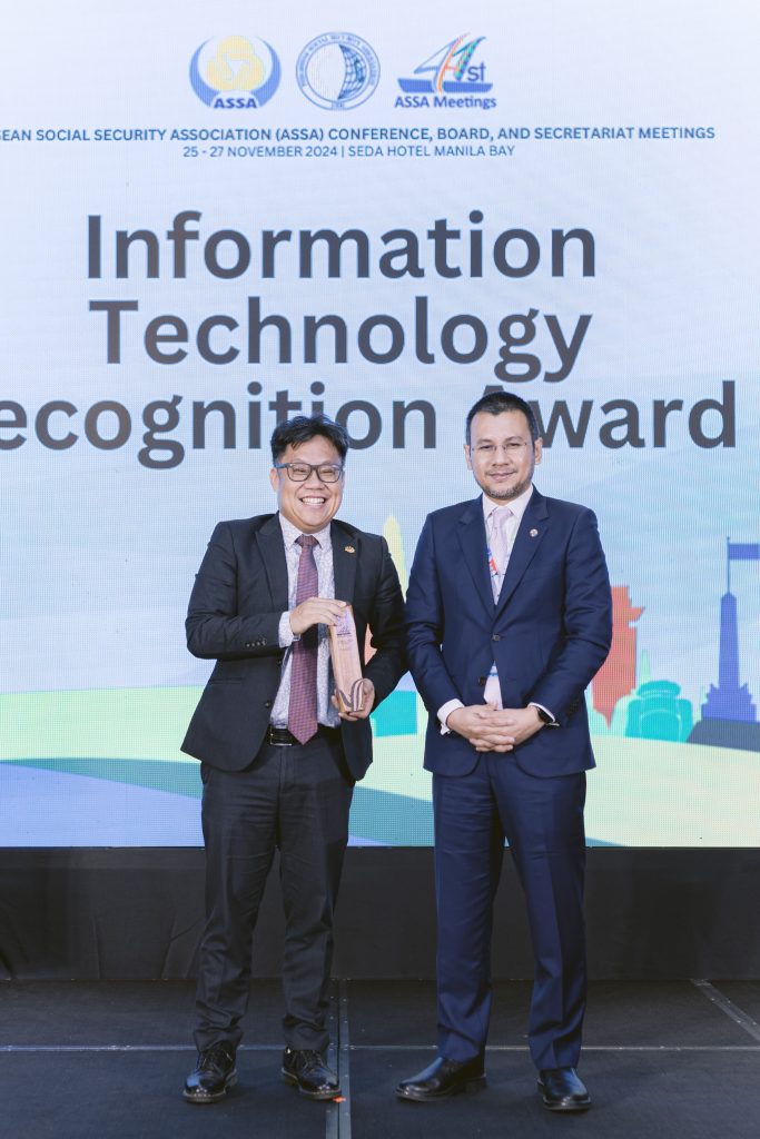 Information Technology Recognition Award, Social Security Organisation (PERKESO), Malaysia, Rehab Navigator App, Edmund Cheong Peck Huang, Deputy CEO (1)